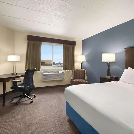 Baymont By Wyndham Owatonna-3
