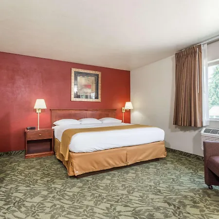 Days Inn By Wyndham Eugene Downtown/University-2