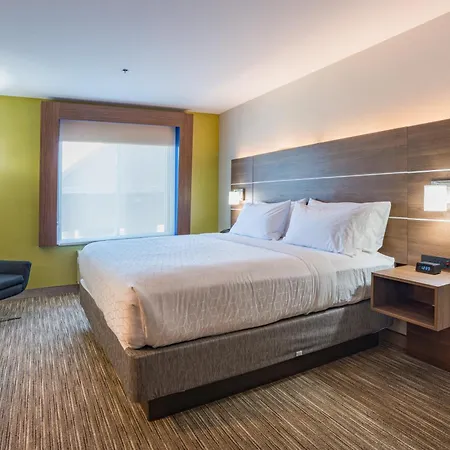 Holiday Inn Express Hotel & Suites Swansea By Ihg-3