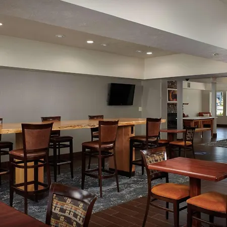Hampton Inn Helena-3