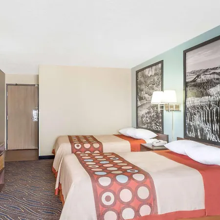Super 8 By Wyndham Cedar City-3