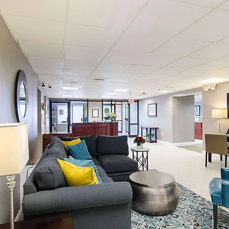 Quality Inn & Suites Worcester-3