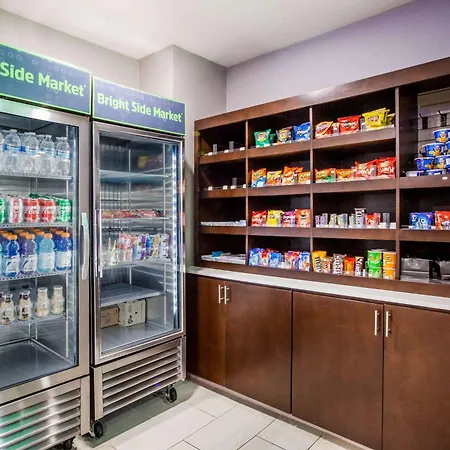 La Quinta Inn And Suites By Wyndham Elkhart-2