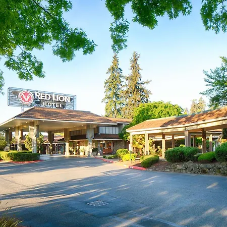 Red Lion Hotel Bellevue-2