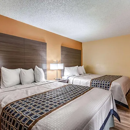 Rodeway Inn Farmington-2