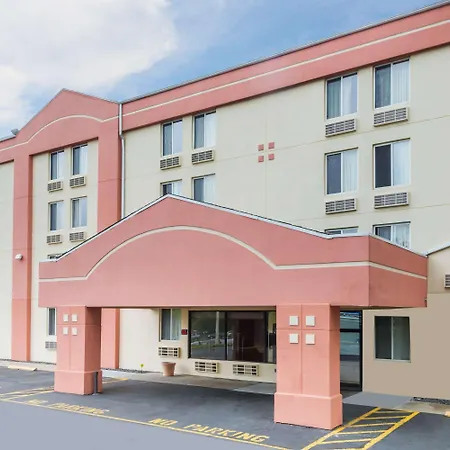 Super 8 By Wyndham Danbury-3