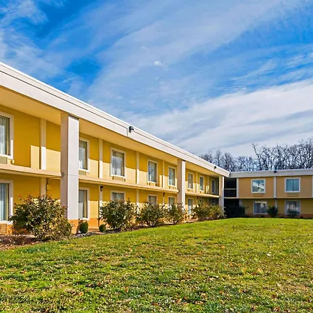 Quality Inn & Suites Hagerstown-2