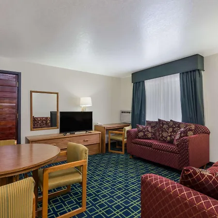 Super 8 By Wyndham Ruidoso-3