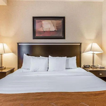 Comfort Suites Summit County-3