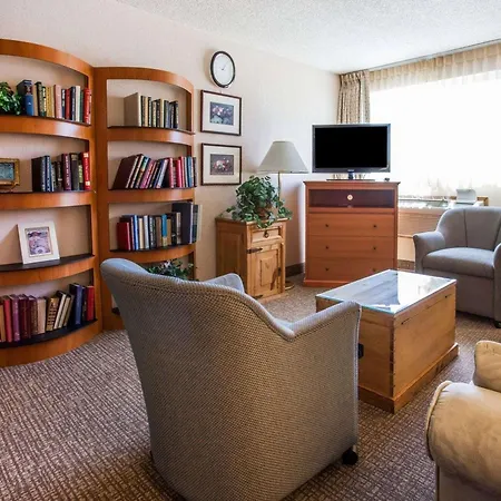 Quality Inn Kirkland-3