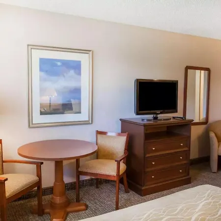 Quality Inn Kirkland-2