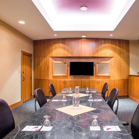 Holiday Inn & Suites Pittsfield-Berkshires By Ihg-2