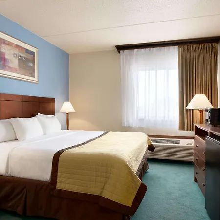 Ramada By Wyndham Fargo-2