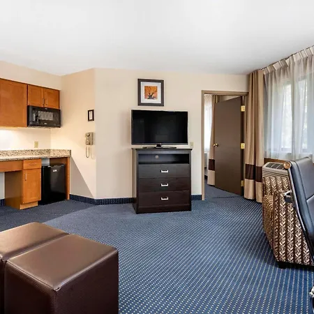 Comfort Inn & Suites Montpelier-Berlin-2