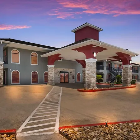 Clarion Pointe-2