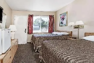 Travelodge By Wyndham La Grande-3
