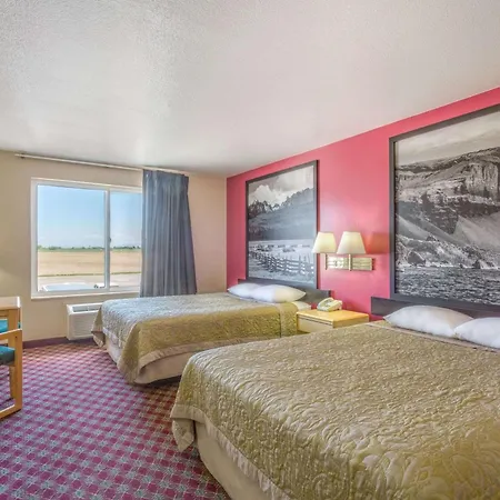 Super 8 By Wyndham Heyburn-3