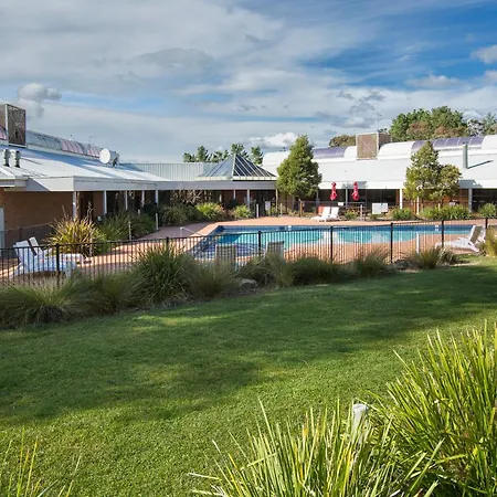 Ibis Styles Canberra Eagle Hawk-3