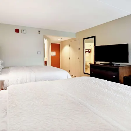 Hampton Inn Overland Park-2