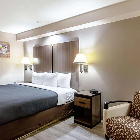 Econo Lodge Kingsville-3