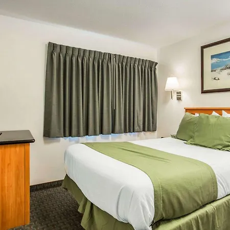 Rodeway Inn Newport-2