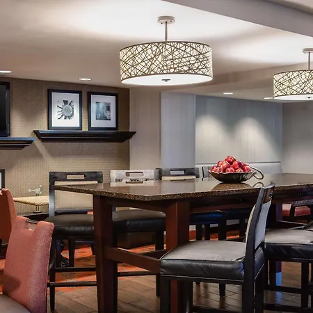 Hampton Inn Dubuque-3