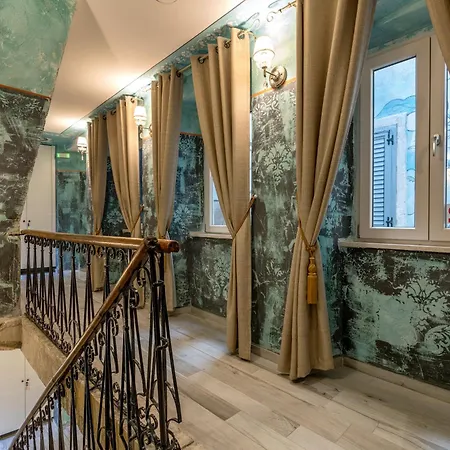 Plaza Marchi Old Town - MAG Quaint&Elegant Boutique Hotels-3