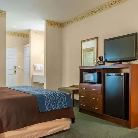 Quality Inn & Suites Dixon Near I-88-3