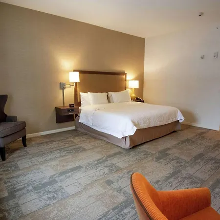 Hampton Inn & Suites Manchester, Vt-2