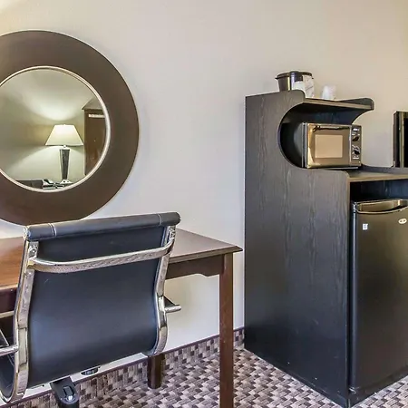 Quality Inn Macomb Near University Area-3
