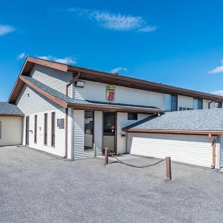 Super 8 By Wyndham Devils Lake-2
