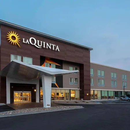 La Quinta Inn & Suites Limon By Wyndham-2