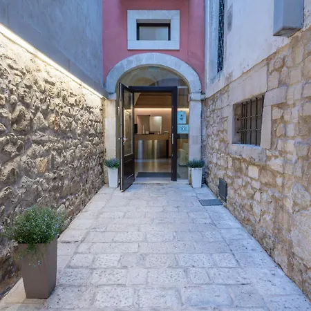 Hotel Vittorio Veneto-3