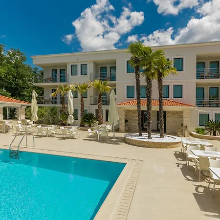 Aparthotel Adeo-3