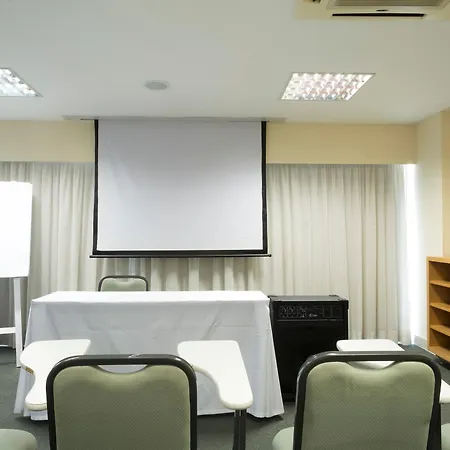 Golden Tulip Macae-2