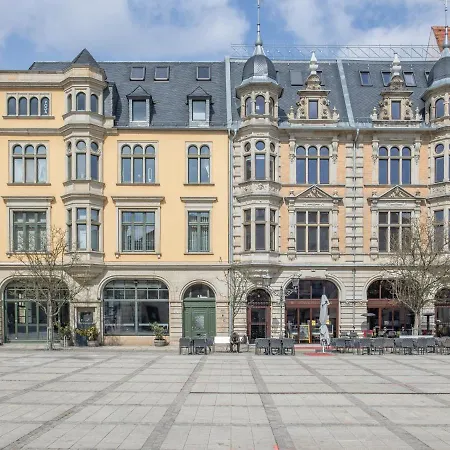 limehome Zwickau Hauptmarkt-3