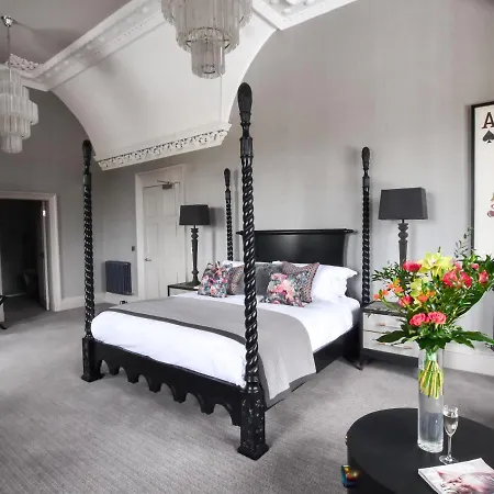 The Meadowpark Bar, Kitchen & Rooms-3