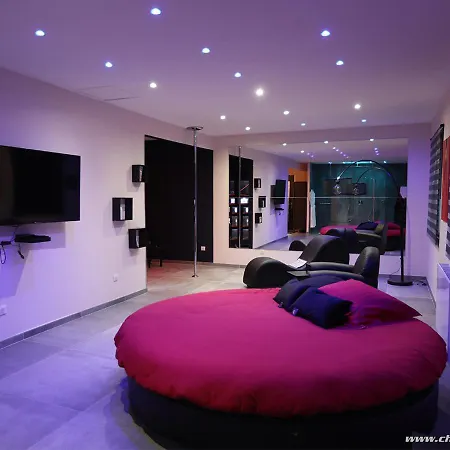 Ds Plaisir Love Room avec sauna, jacuzzi à Nancy-3