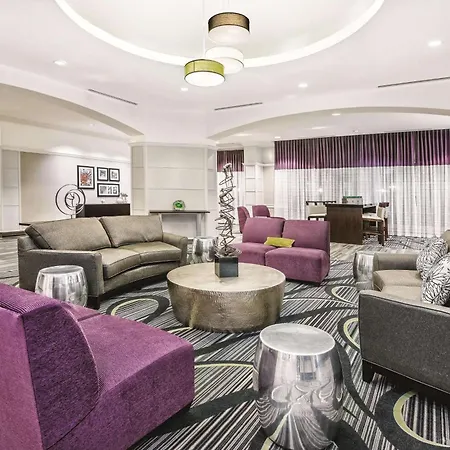 La Quinta Inn & Suites By Wyndham San Antonio Riverwalk-3