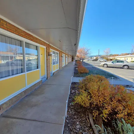 Robin Hood Motel-2
