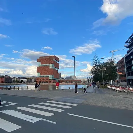 Oneluxstay Antwerp City Centre-3