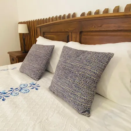 Avis Guesthouse-3