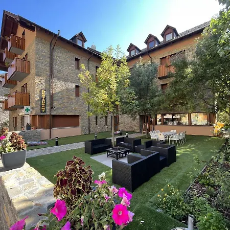 Hotel Els Encantats-3