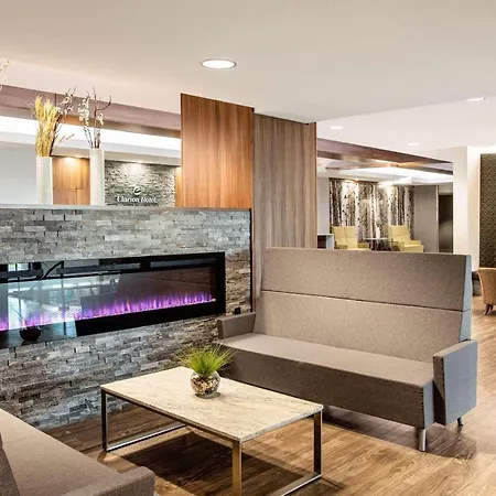 Clarion Hotel & Suites-3