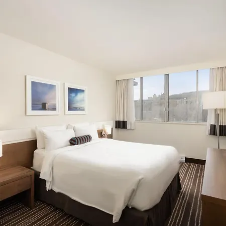 Hotel 2170 Lincoln Downtown Montreal-3