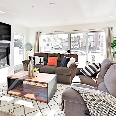 Luxe Balboa Peninsula Condo W Gourmet Kitchen And Epic Rooftop Deck-2
