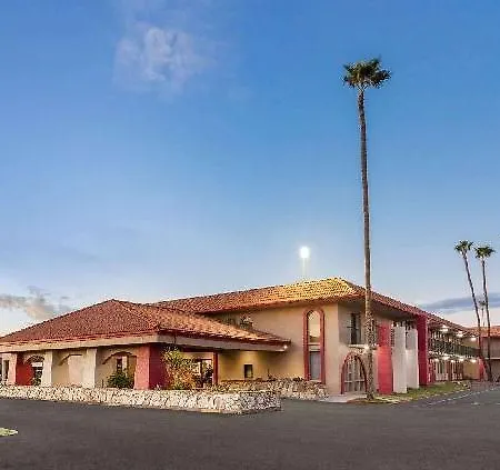 Ramada By Wyndham Mesa Downtown-3