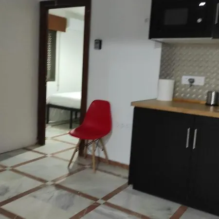 Convenient Rooms - Ferry, Train & Bus Station --2