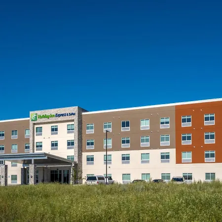 Holiday Inn Express & Suites - Watertown By Ihg-3