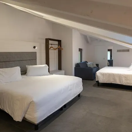 Boutique Hotel Touring-3